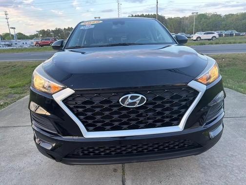 Black Noir Pearl 2020 Hyundai TUCSON SE