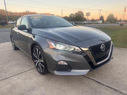 2021 Nissan Altima SR FWD