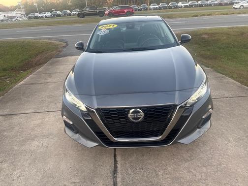 2021 Nissan Altima SR FWD