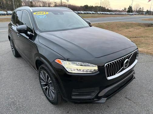 2021 Volvo XC90 T5 Momentum