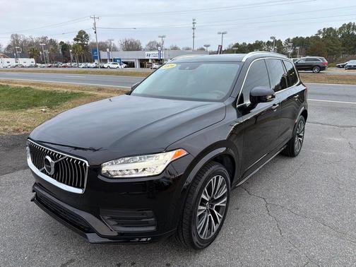 2021 Volvo XC90 T5 Momentum