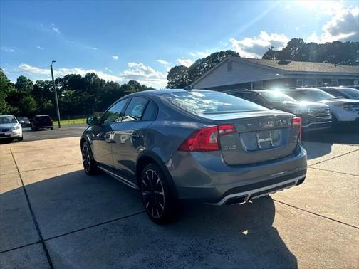 2018 Volvo S60 Cross Country T5