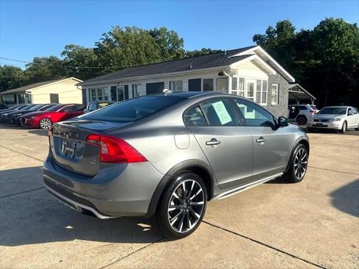 2018 Volvo S60 Cross Country T5