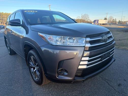 2018 Toyota Highlander LE
