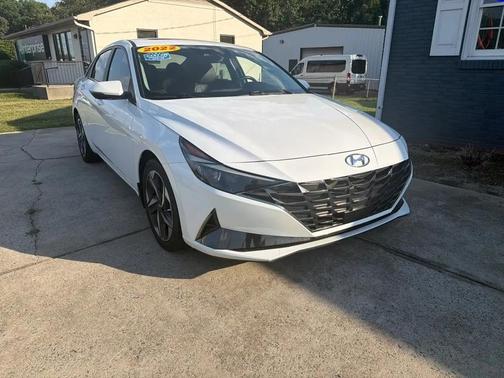 Quartz White 2022 Hyundai ELANTRA Limited