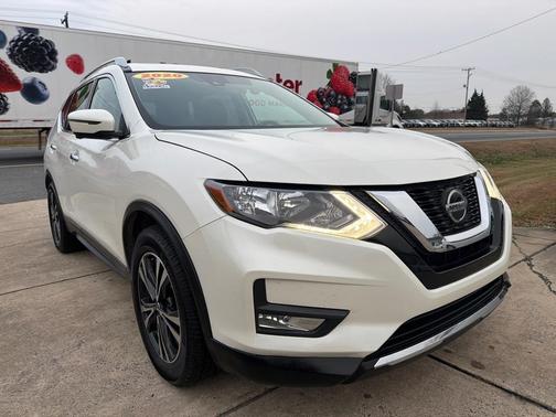 2020 Nissan Rogue SV