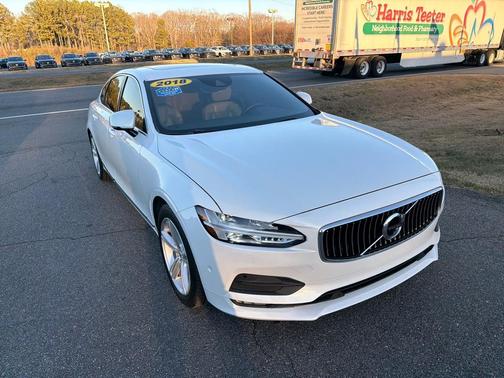 2018 Volvo S90 T5 Momentum