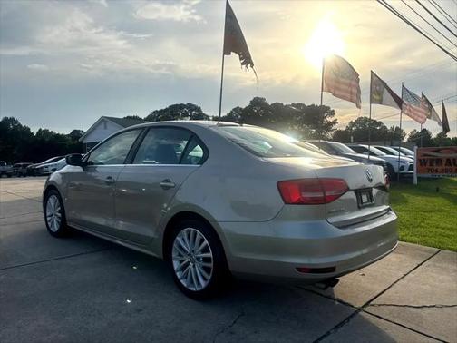 2015 Volkswagen Jetta Auto SE w/Connectivity/Navigation