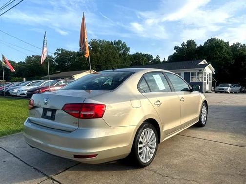 2015 Volkswagen Jetta Auto SE w/Connectivity/Navigation