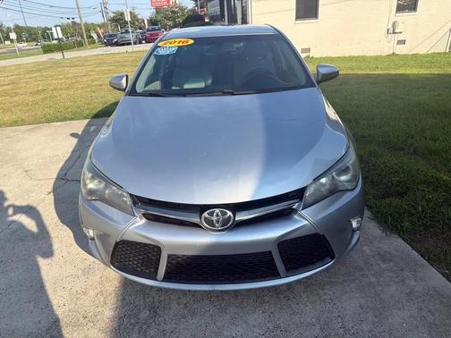 SILVER 2016 Toyota Camry XLE
