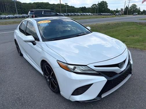 Wind Chill Pearl 2018 Toyota Camry XSE