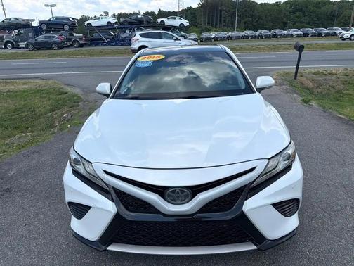 Wind Chill Pearl 2018 Toyota Camry XSE