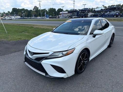 Wind Chill Pearl 2018 Toyota Camry XSE
