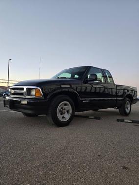 1995 Chevrolet S-10 Base