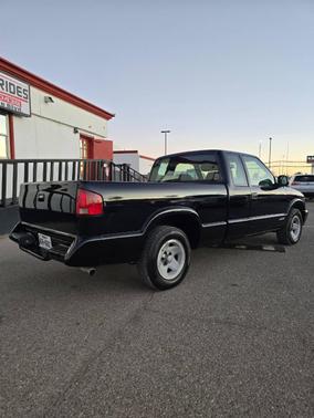 1995 Chevrolet S-10 Base