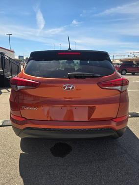 2016 Hyundai TUCSON SE