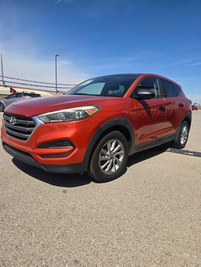 2016 Hyundai TUCSON SE