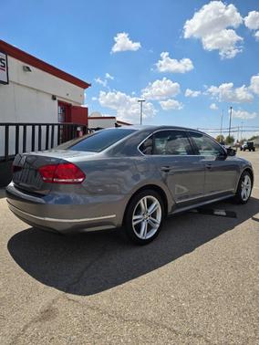 2014 Volkswagen Passat 1.8T Auto SEL Premium