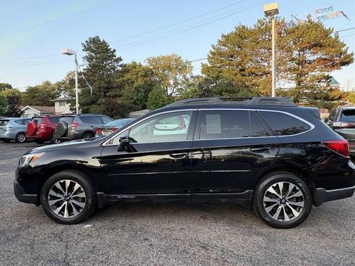 Crystal Black Silica 2017 Subaru Outback 2.5i Limited