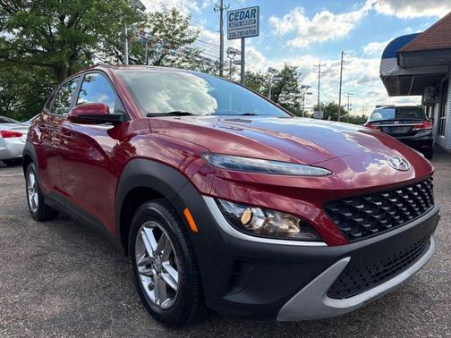 Pulse Red 2023 Hyundai KONA SE 4dr Crossover
