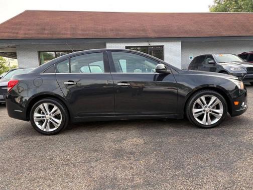 Black Granite Metallic 2011 Chevrolet Cruze LTZ