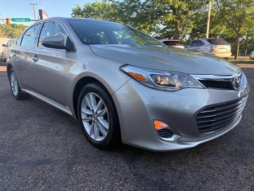 Champagne Mica 2013 Toyota Avalon XLE