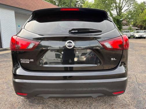 Magnetic Black 2017 Nissan Rogue Sport SL