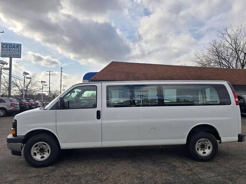 Summit White 2017 GMC Savana 2500 Work Van