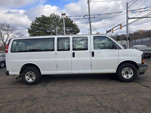 Summit White 2017 GMC Savana 2500 Work Van