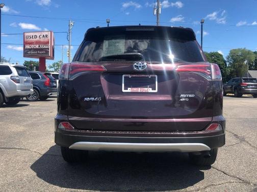Photo 5 of 29 of 2016 Toyota RAV4 Limited