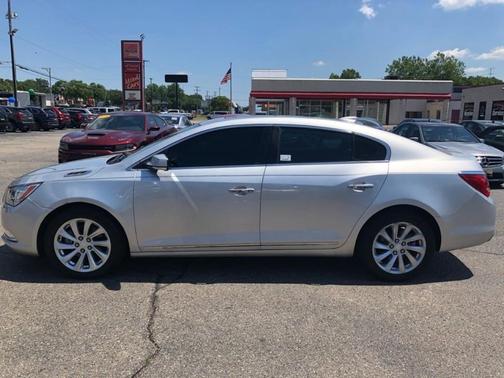 Photo 4 of 25 of 2016 Buick LaCrosse Leather