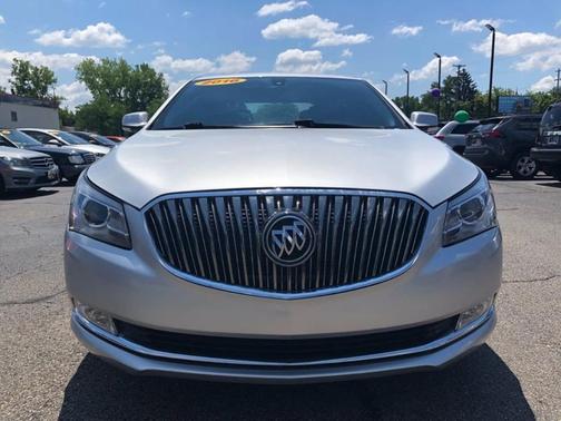 Photo 2 of 25 of 2016 Buick LaCrosse Leather