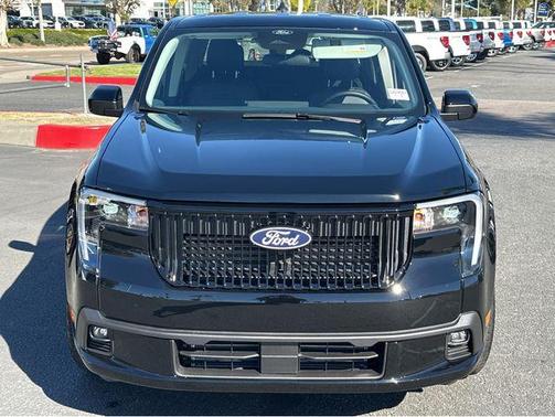 Shadow Black 2026 Ford Maverick Lobo Standard