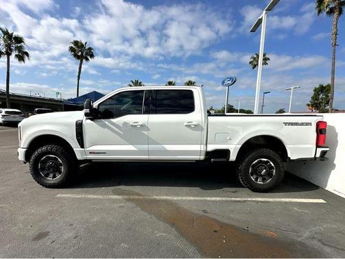 White Metallic 2024 Ford F-350 Lariat Super Duty