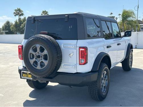 Oxford White 2026 Ford Bronco Big Bend