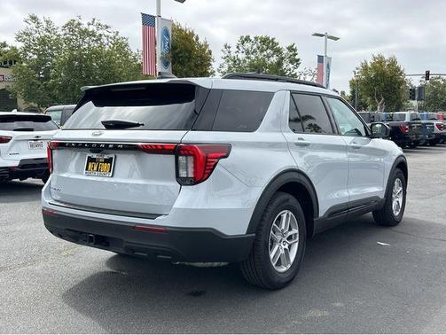 White Metallic 2026 Ford Explorer Active