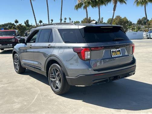 Carbon 2026 Ford Explorer ST-Line