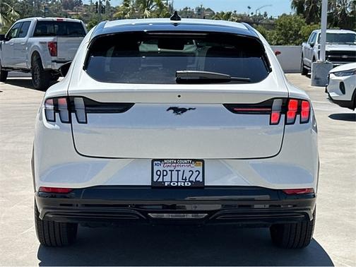 2024 Ford Mustang Mach-E PREMIUM