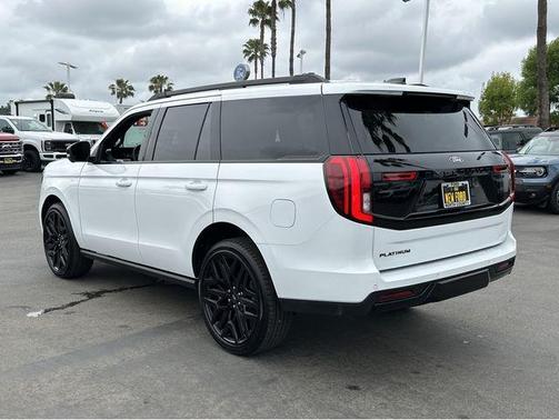 Oxford White 2026 Ford Expedition Platinum