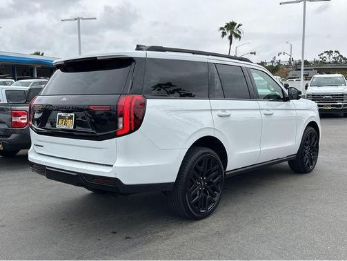 Oxford White 2026 Ford Expedition Platinum