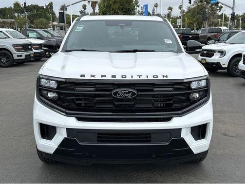 Oxford White 2026 Ford Expedition Platinum