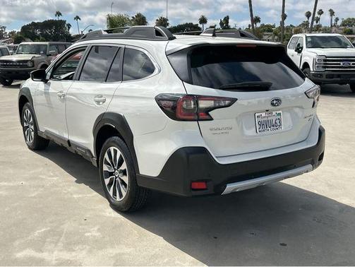 Crystal White Pearl 2024 Subaru Outback Limited XT