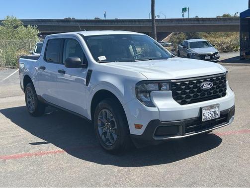White Metallic 2025 Ford Maverick XLT