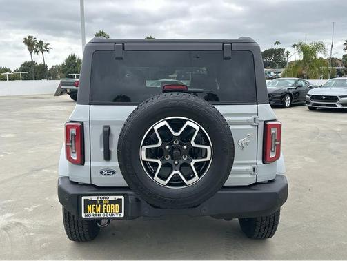 Avalanche 2026 Ford Bronco Outer Banks