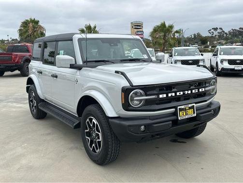 Avalanche 2026 Ford Bronco Outer Banks