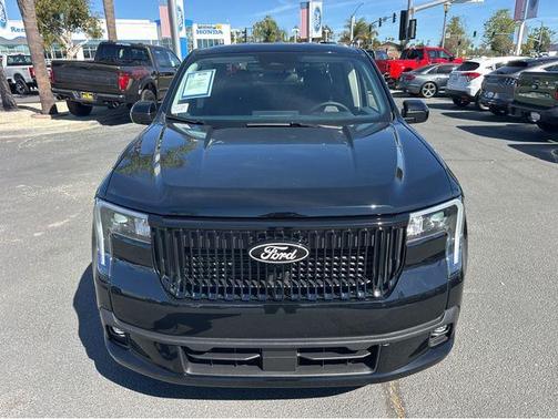 Shadow Black 2025 Ford Maverick Lobo Standard