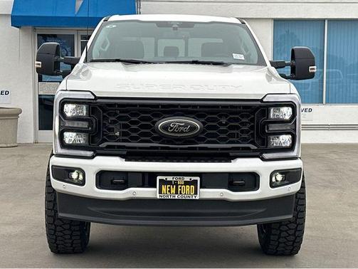 White Metallic 2025 Ford F-350 Lariat Super Duty