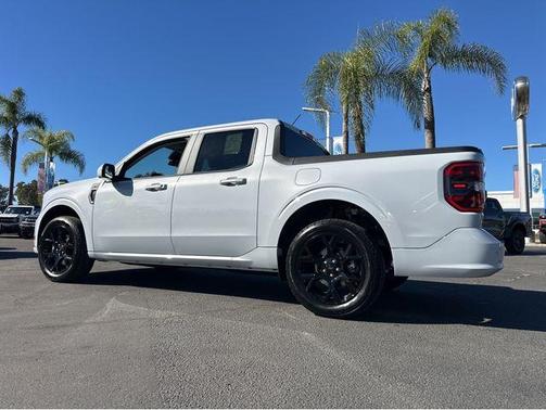 White Metallic 2026 Ford Maverick Lobo Standard
