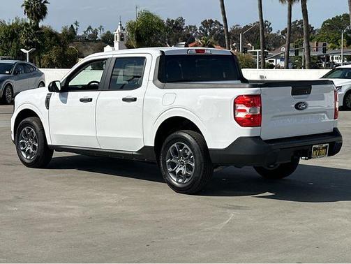 Oxford White 2025 Ford Maverick XLT