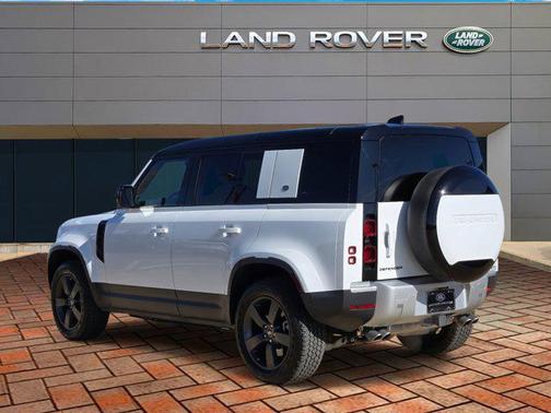 2024 Land Rover Defender 110 P500 SE